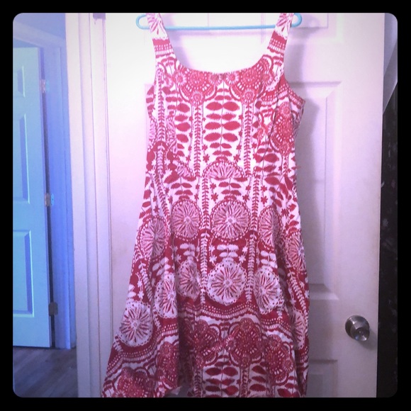 Eye catching red and white print dress - Picture 1 of 8